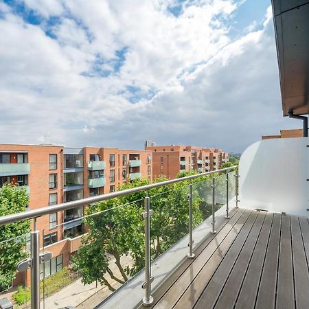 Modern London City Apartment - Victoria Line ภายนอก รูปภาพ