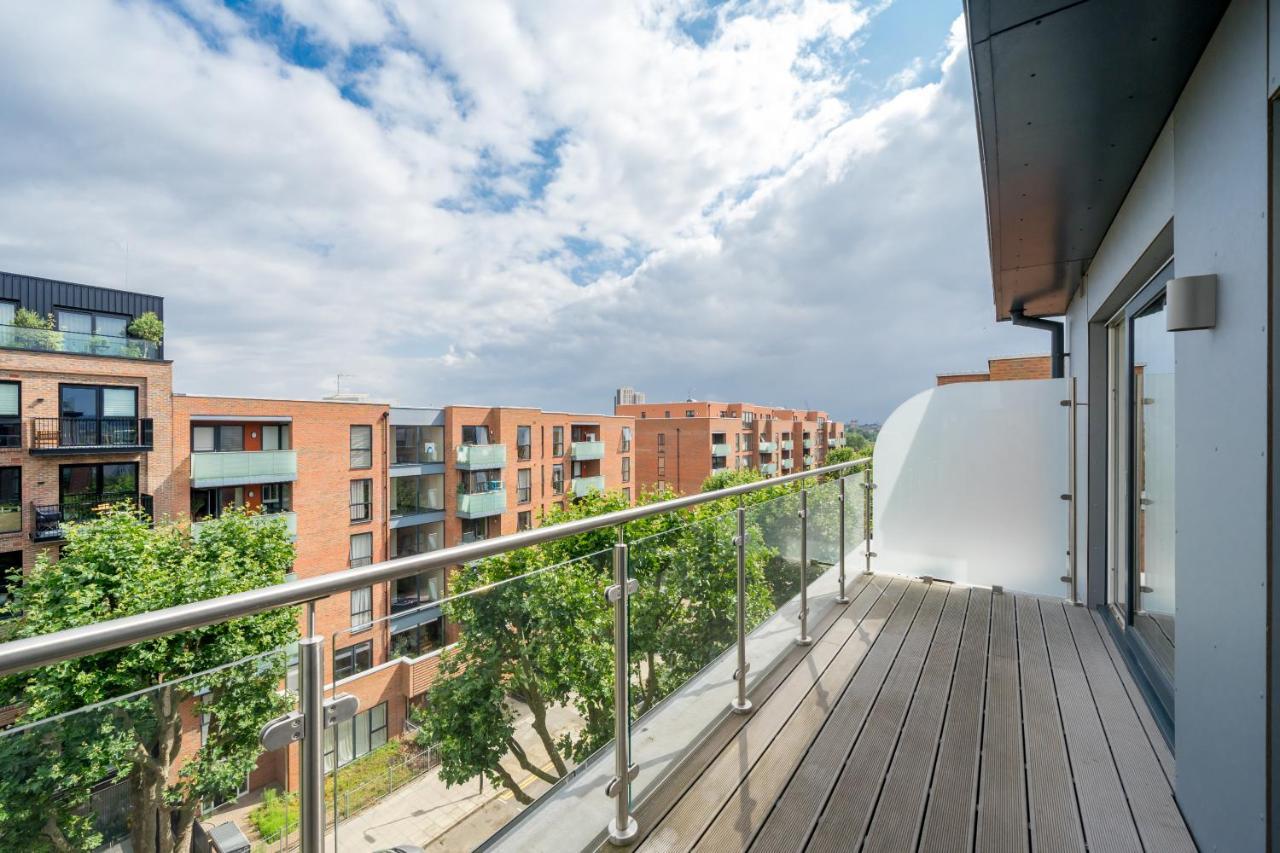 Modern London City Apartment - Victoria Line ภายนอก รูปภาพ