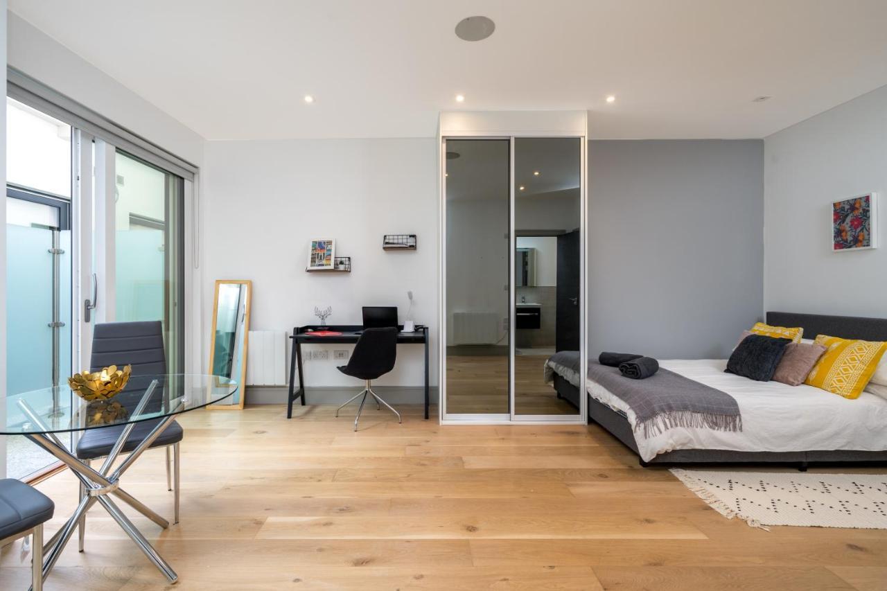 Modern London City Apartment - Victoria Line ภายนอก รูปภาพ
