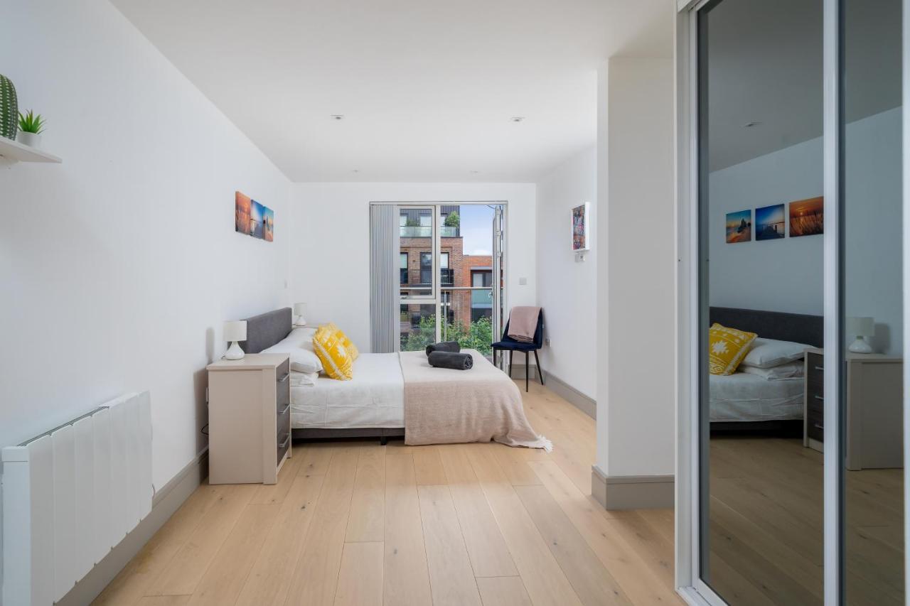 Modern London City Apartment - Victoria Line ภายนอก รูปภาพ