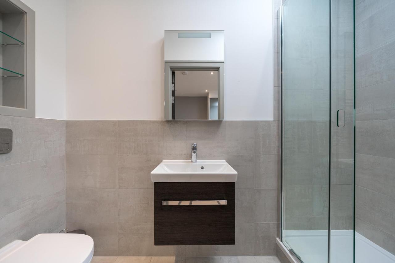 Modern London City Apartment - Victoria Line ภายนอก รูปภาพ