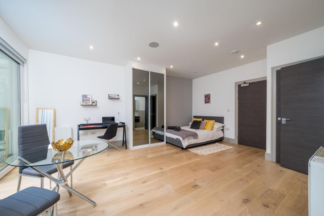 Modern London City Apartment - Victoria Line ภายนอก รูปภาพ