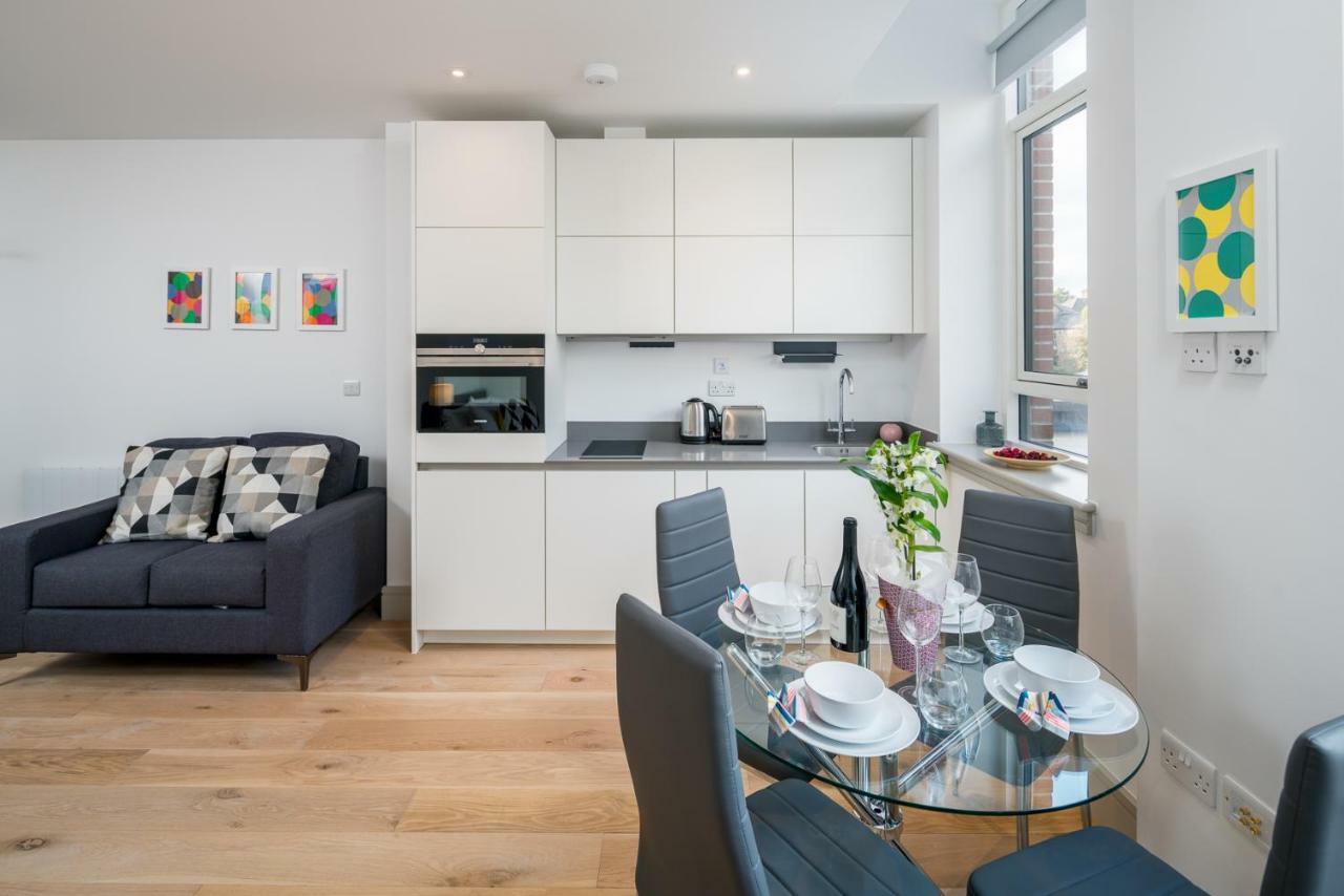 Modern London City Apartment - Victoria Line ภายนอก รูปภาพ