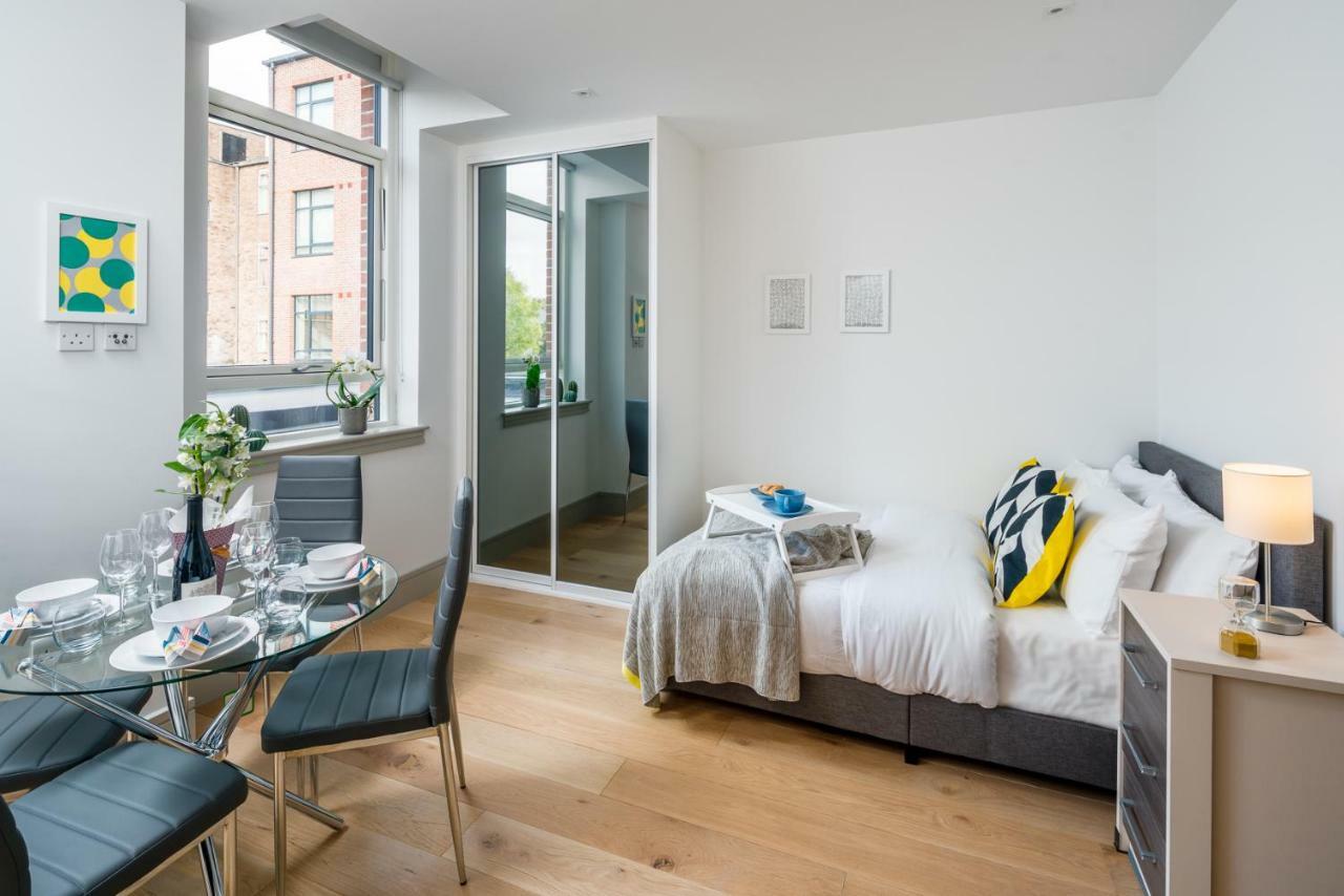 Modern London City Apartment - Victoria Line ภายนอก รูปภาพ